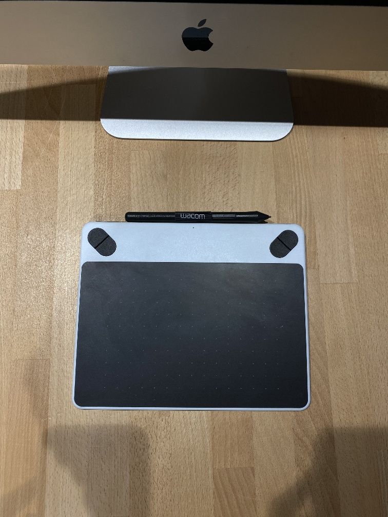 Графічний планшет Wacom Intuos Draw Pen S