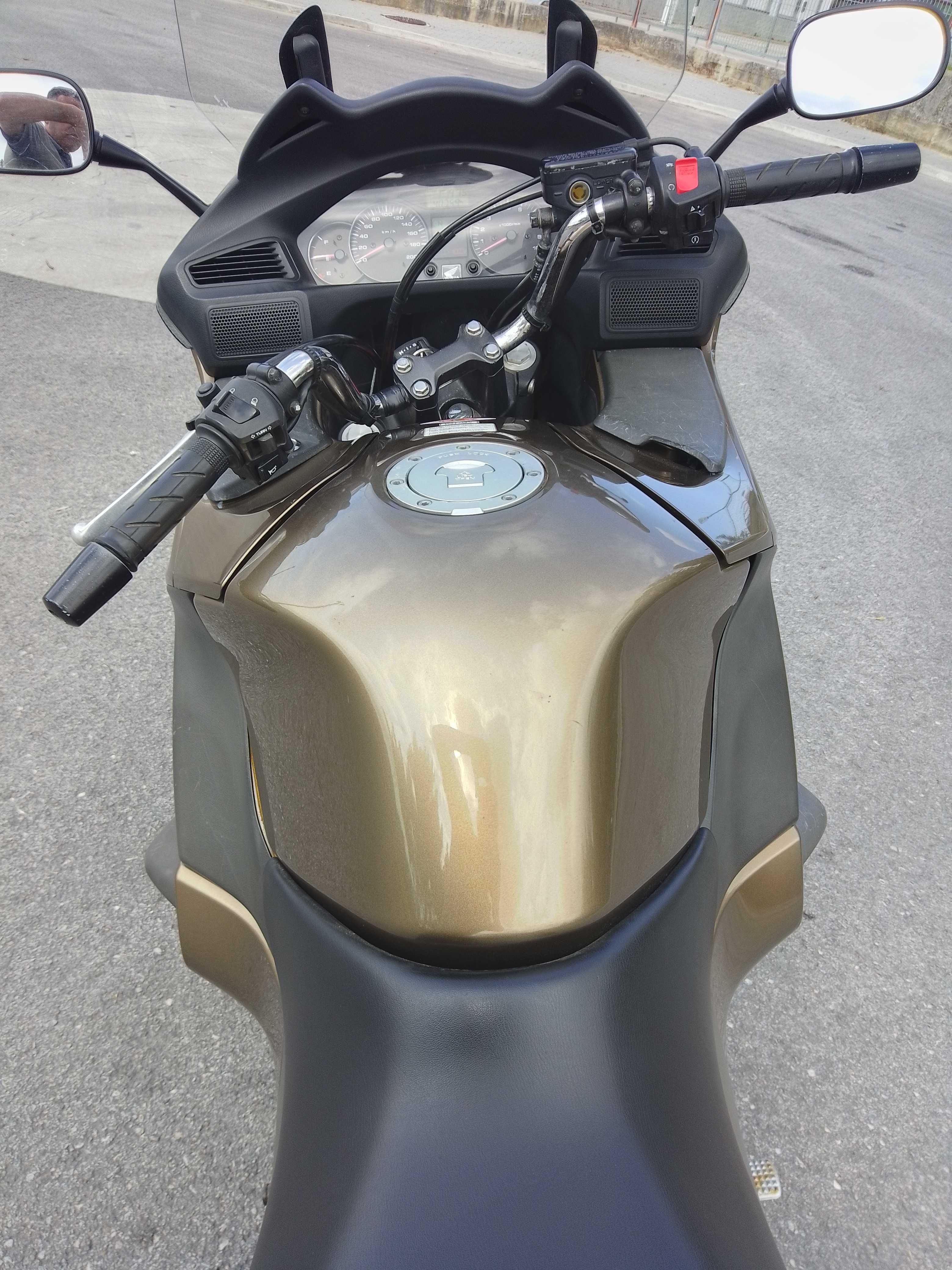 Honda Deauville 700