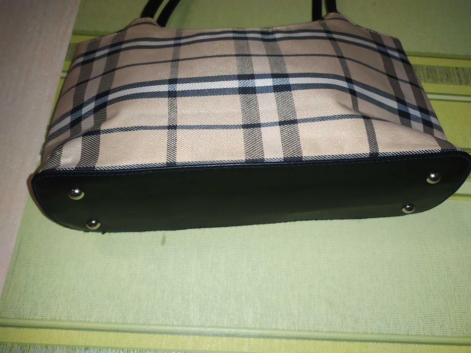Стильная сумочка в клеточку ручная сумка