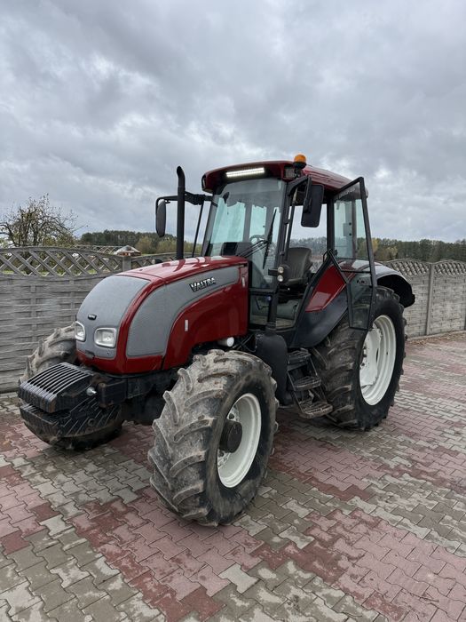 Ciągnik VALTRA C100