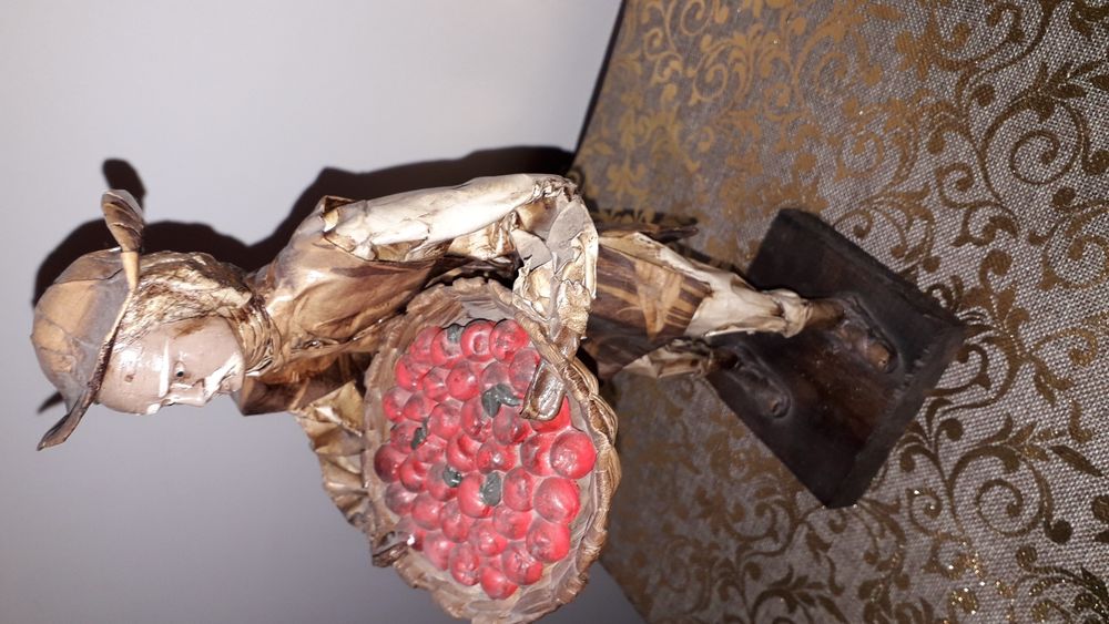 Vendedor de fruta em papel mache feito à mão no Mexico
