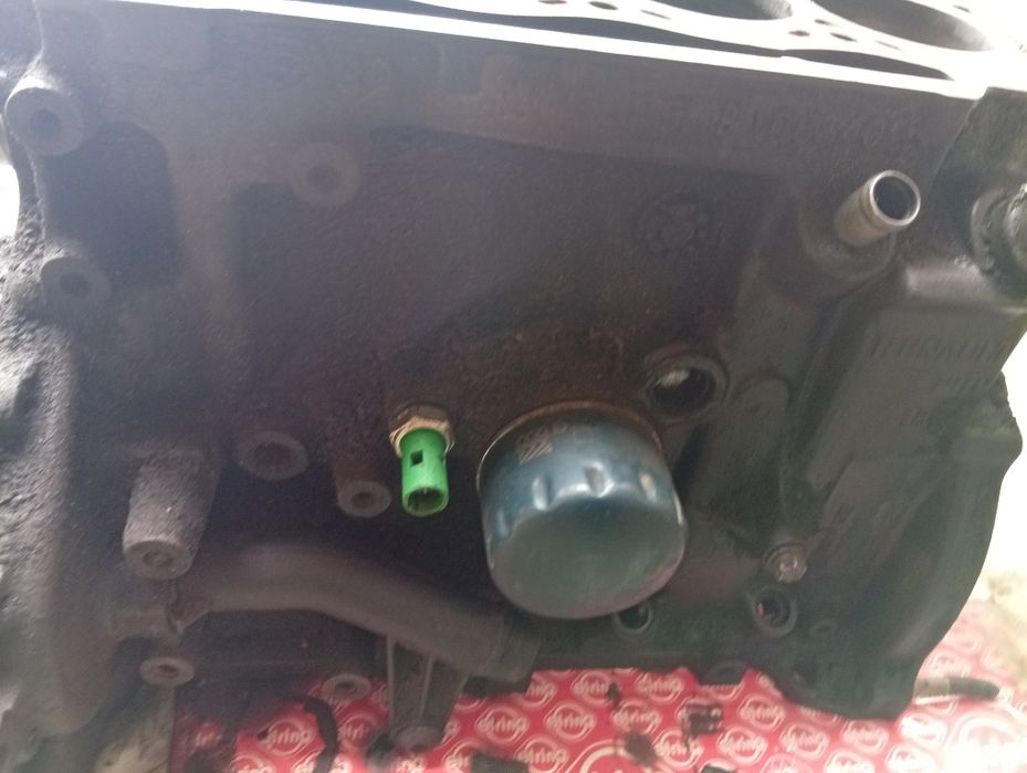 Продам низ двигуна кенго 1.9 диз