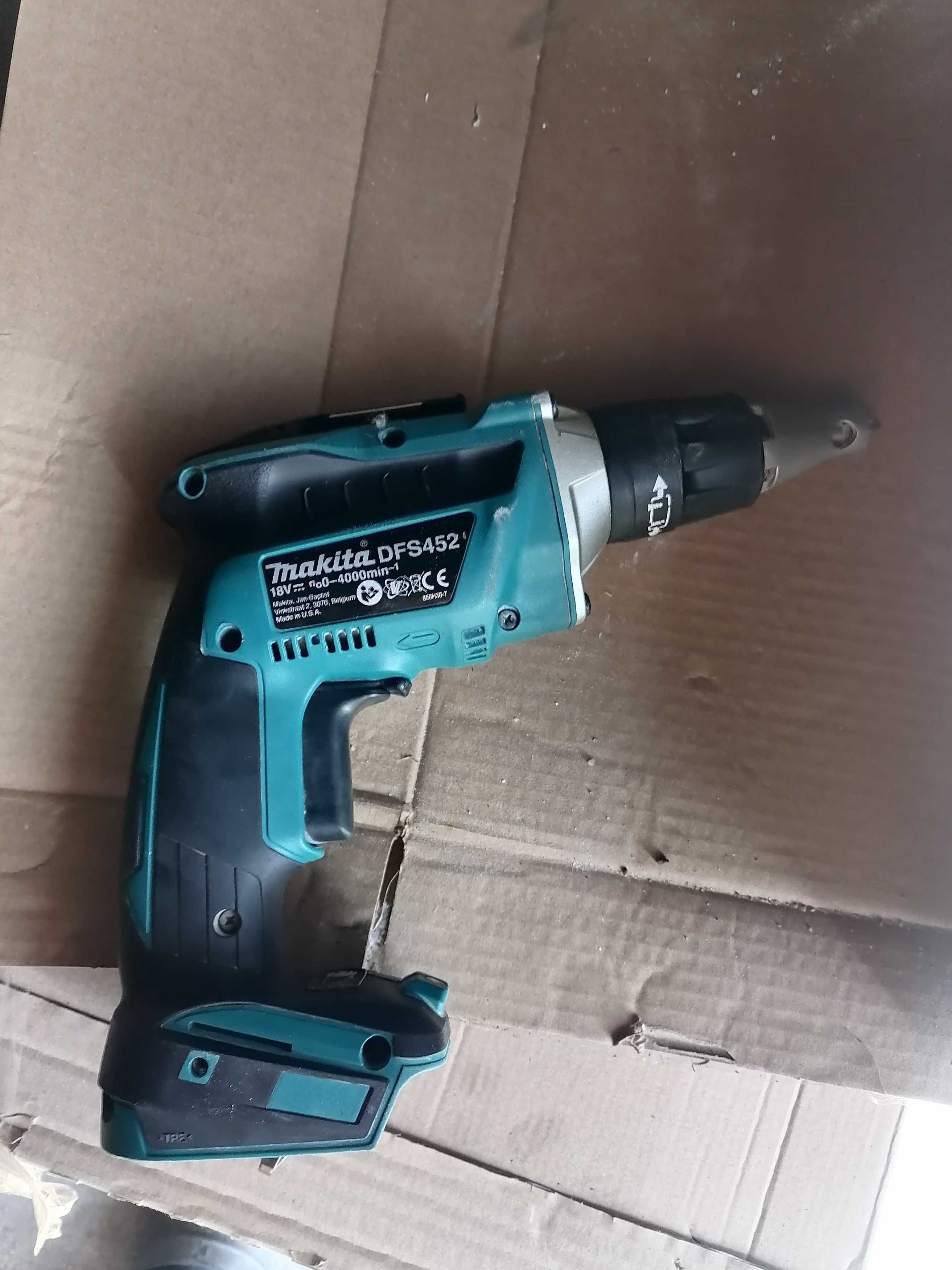 Makita DFS452 18V