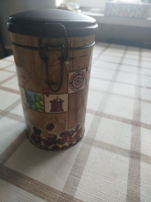 Puszka na kawę zamykana retro mapa  600 ml