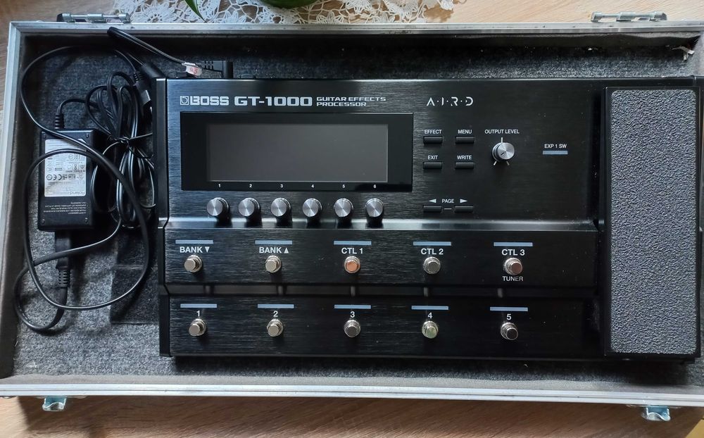 BOSS GT-1000 multiefekt gitarowy