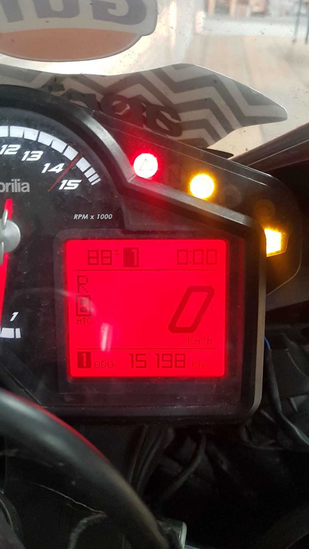 Aprilia rsv4 rr 2015