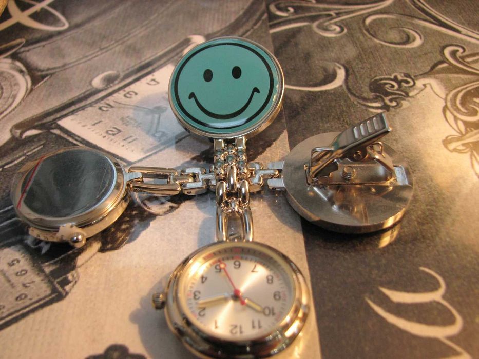 Zegarek lekarza pielęgniarki personelu medycznego. Quartz. Nowy.