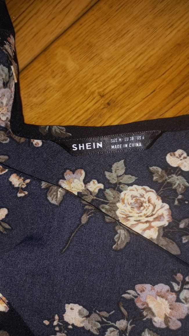 Luźna sukienka w kwiaty na ramiączkach shein