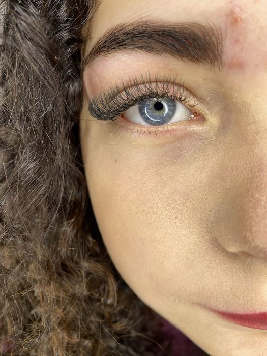 Запрошую на нарощення вій + корекція та фарбування брів