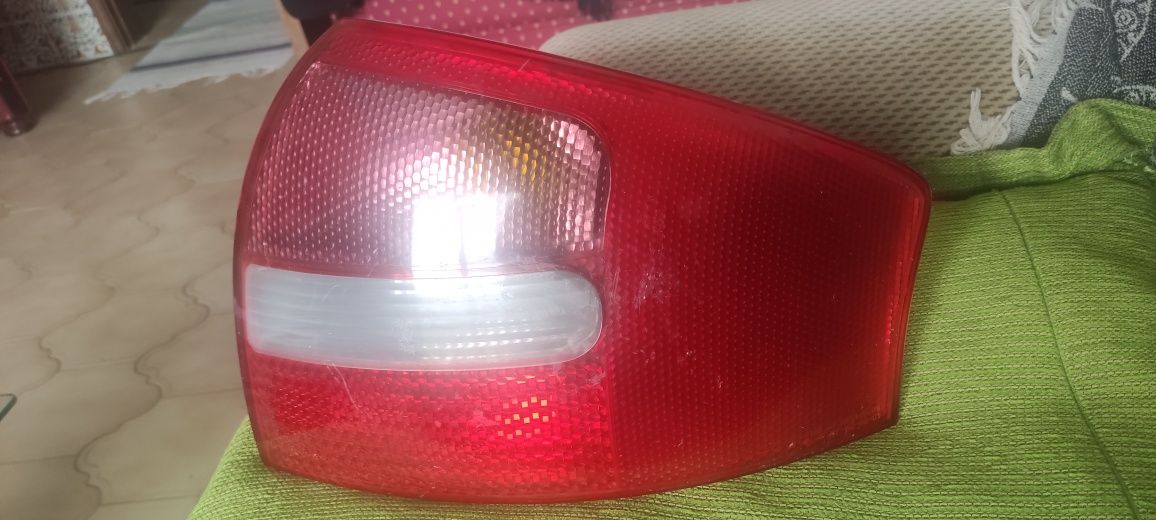 Farol traseiro direito Audi A 6