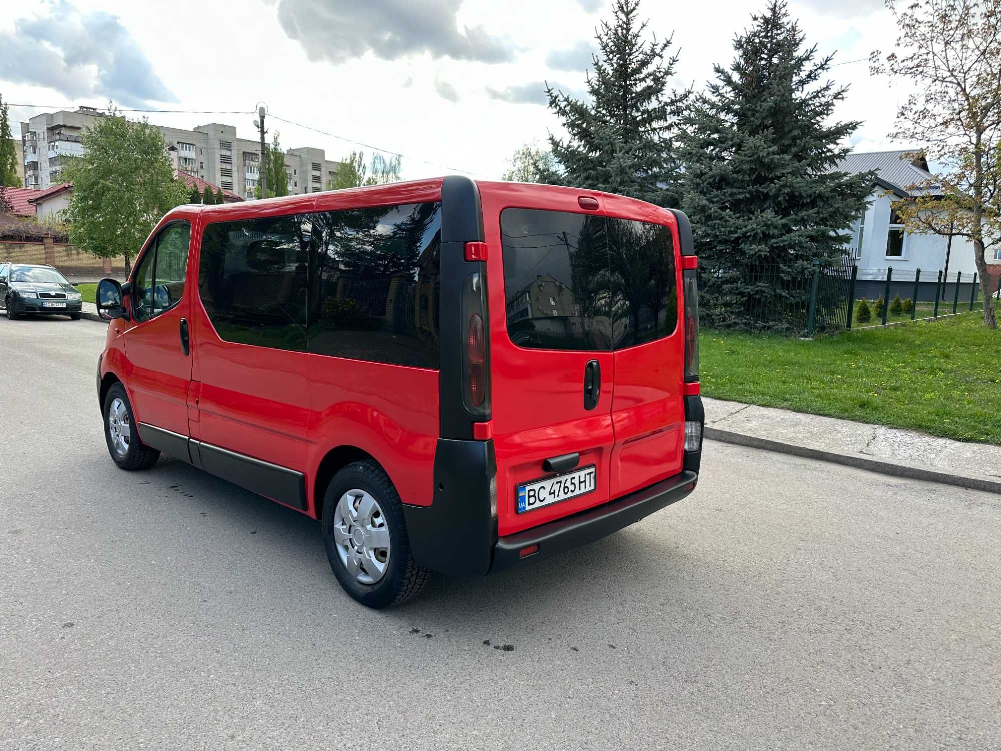 Opel Vivaro Пасажир 9 місць