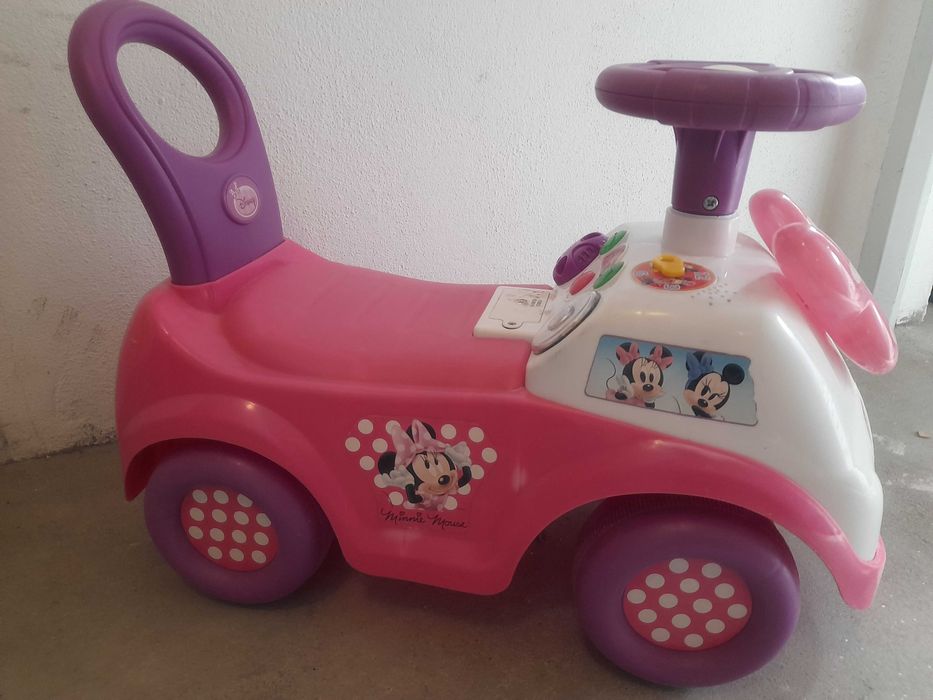 Carrinho andador da minnie com sons e luzes