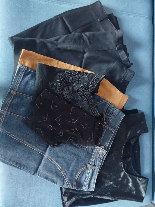 Пакет жіночих речей (костюм, спідниці, сукня) розмір 36