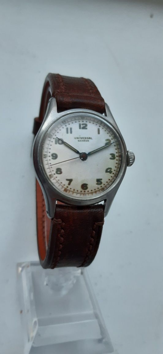 Годинник швейцарський Universal Geneve