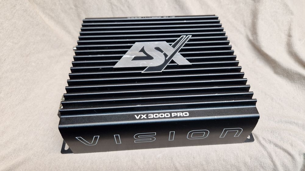 ESX VX3000 PRO monoblock klasa D 3300 Wat RMS  1 Ohm