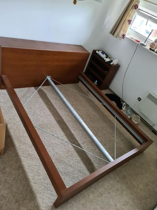 Łóżko 180x200 / drewno / brąz