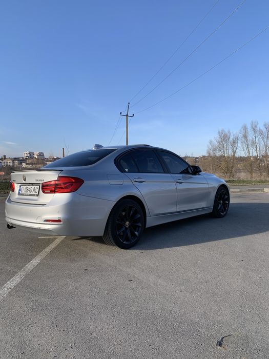 Продаю BMW 320i 2016год