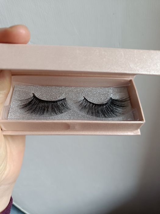 Накладні вії нові