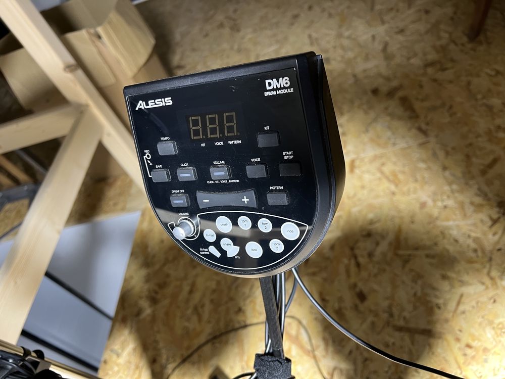 Bateria Eletronica Alesis DM6