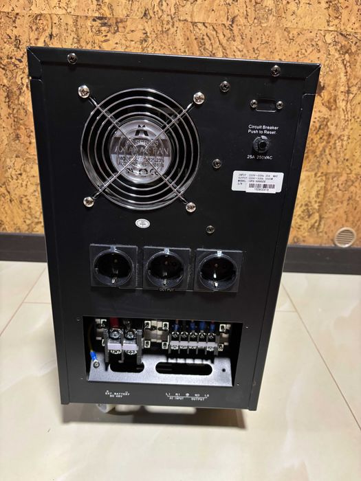 Источник бесперебойного питания Luxeon UPS-5000ZX