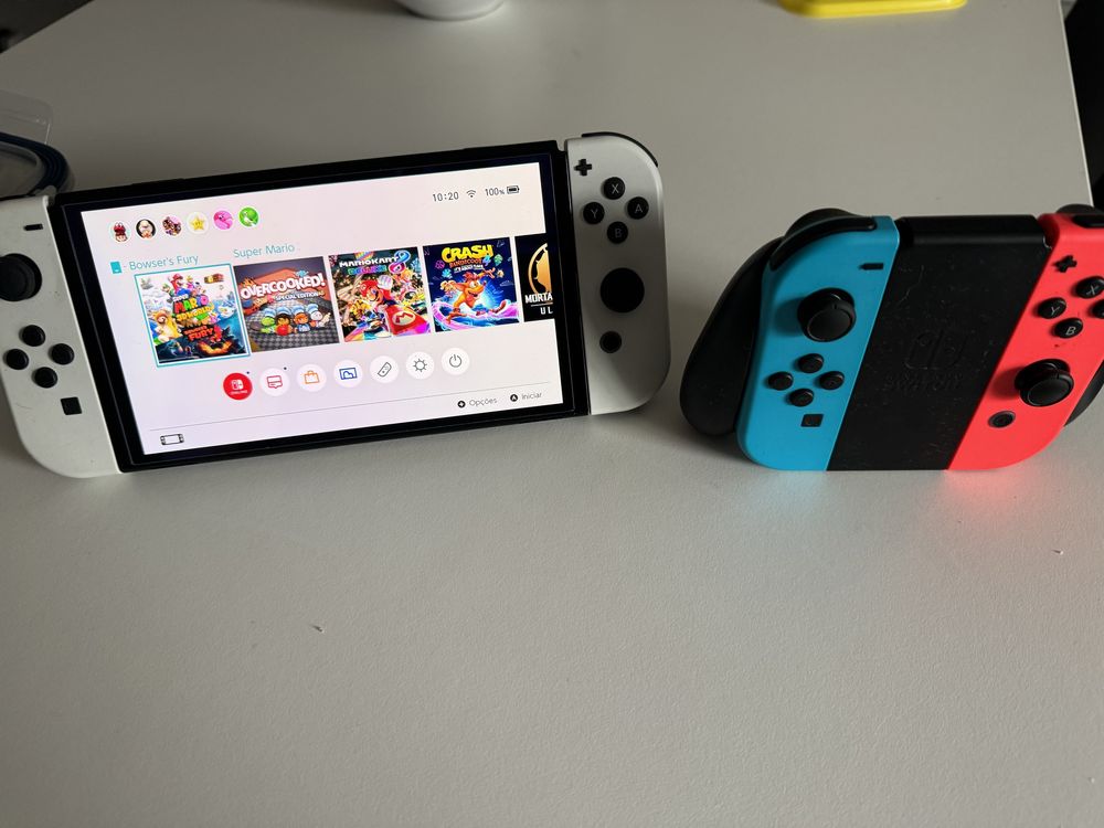 Nintendo Switch + varios acessorios