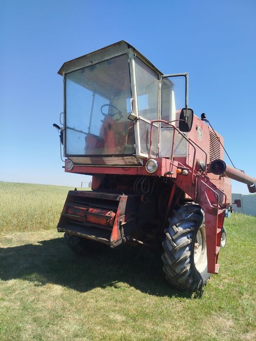 Kombajn Bizon z056