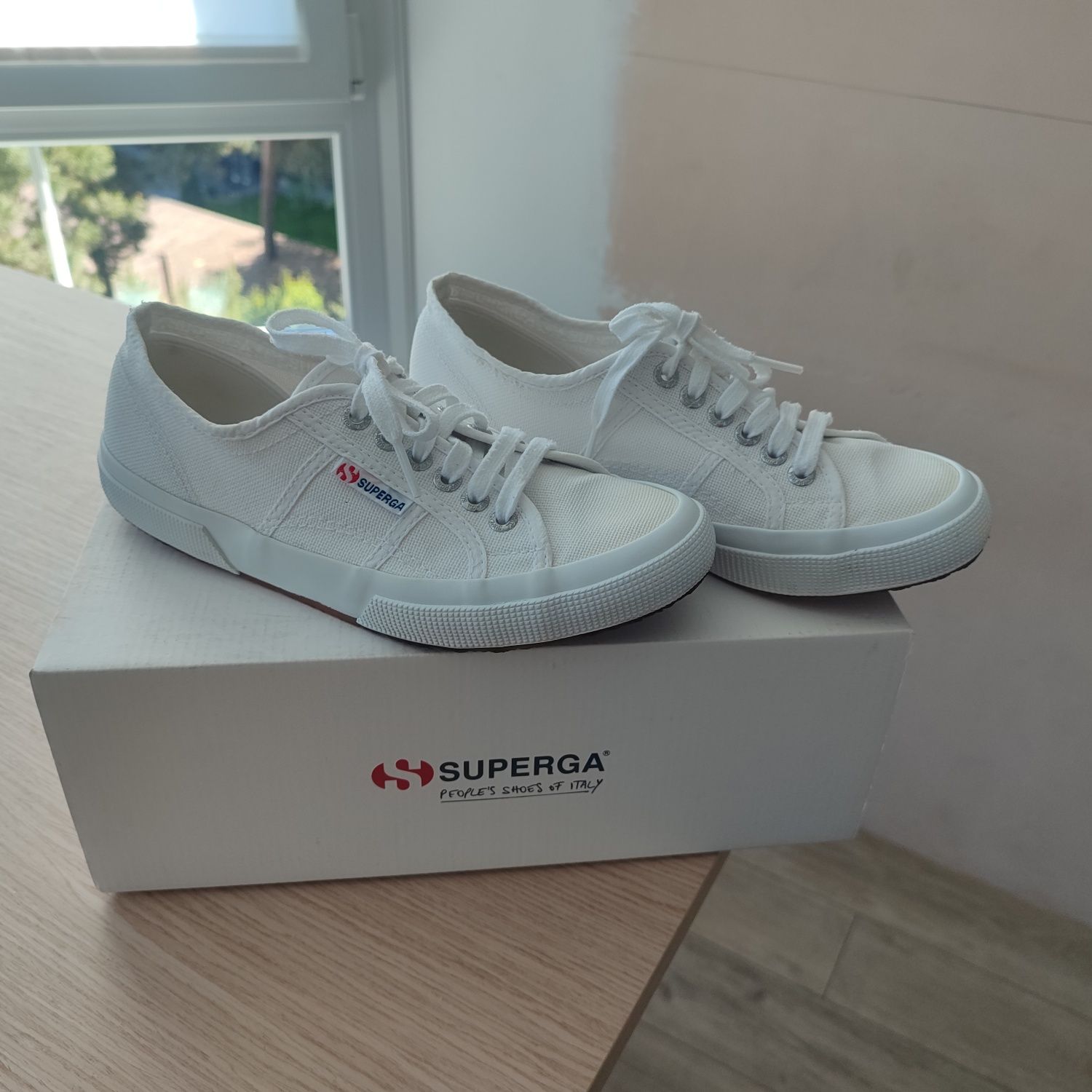 Жіночі білі кеди Superga, розмір 39-40