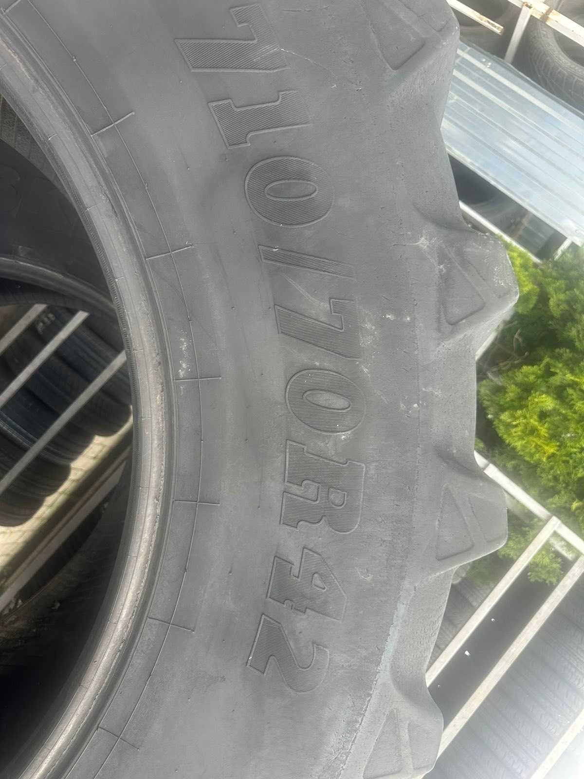 Продам шини 710 70 42 BKT тракторні