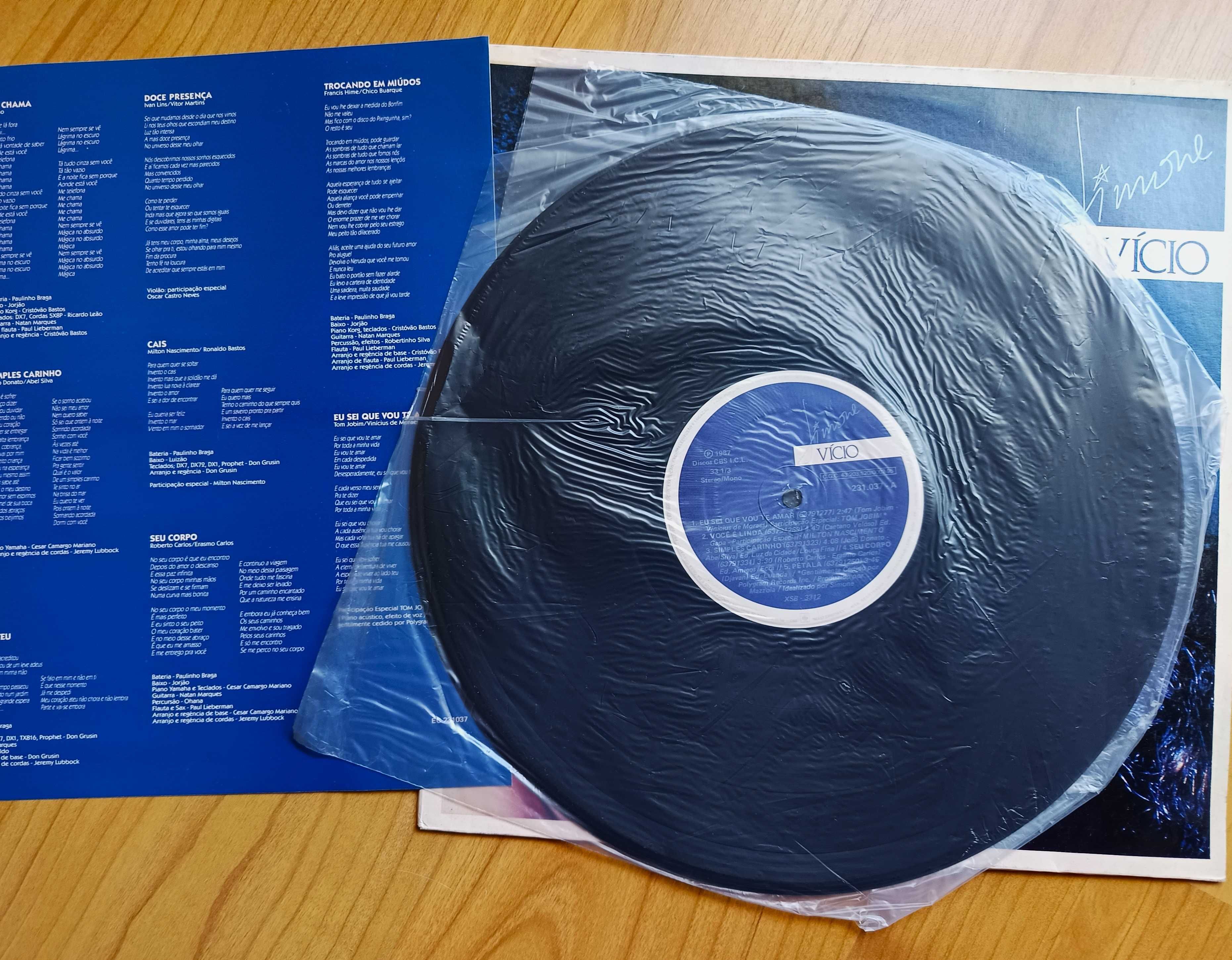 Simone - Vício LP (vinil)