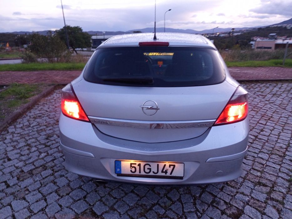 Opel Astra GTC 1.7