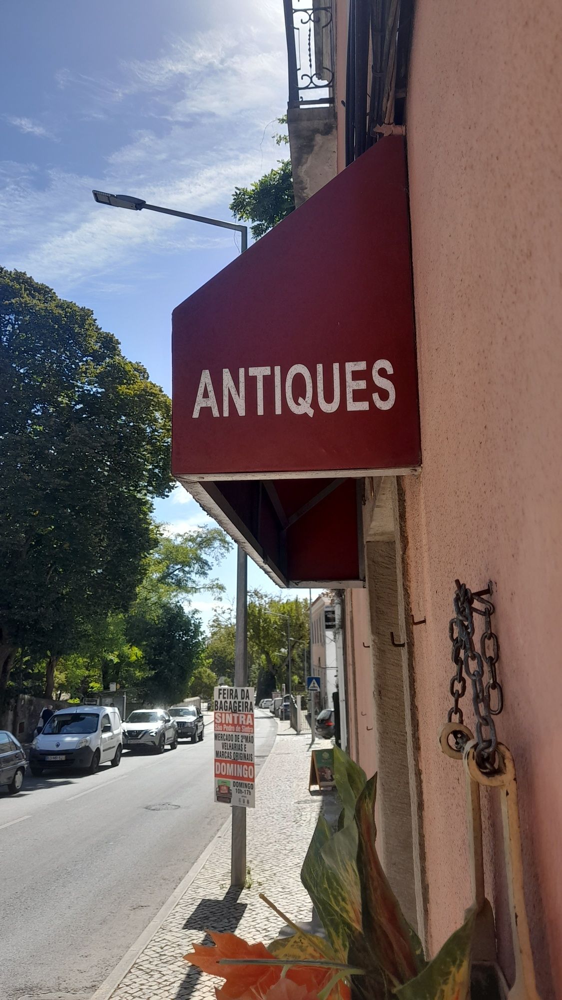 Toldo de loja de Antiguidades