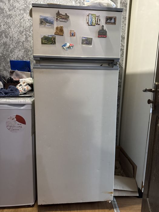 Холодильник паботающий в дар