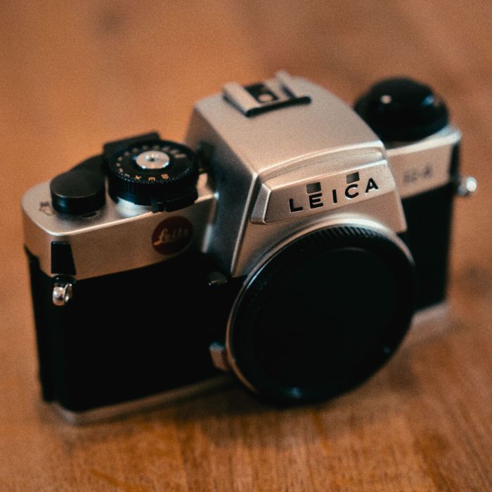 Leica R4 – analogowy aparat 35 mm (body).