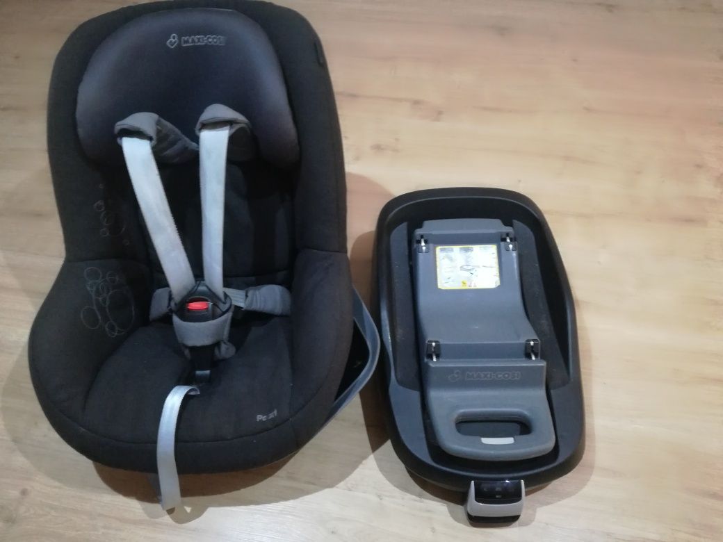 Maxi Cosi Pearl + baza isofix FamilyFix