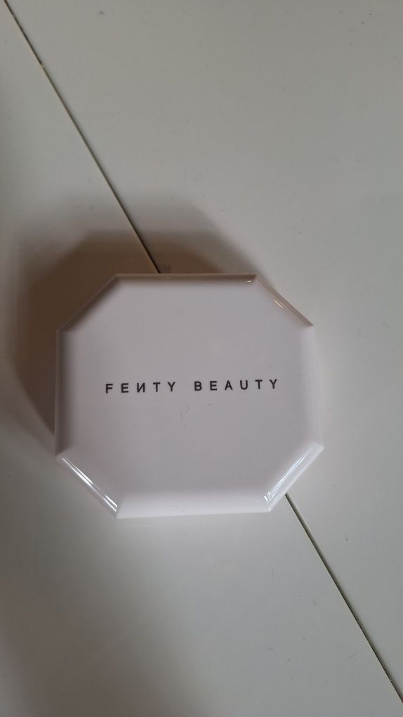 Huda Beauty pro filt'r soft matte powder foundation 140