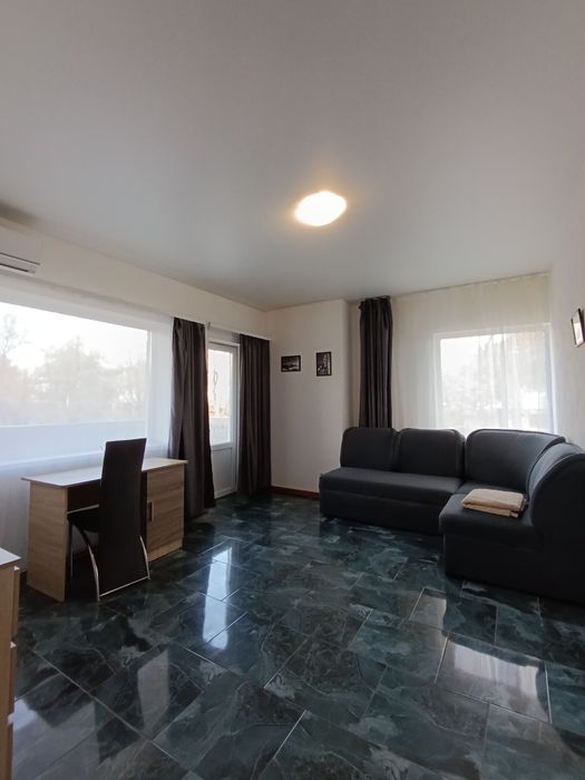 Сдам  двухкомнатную посуточно квартира центр правый берег