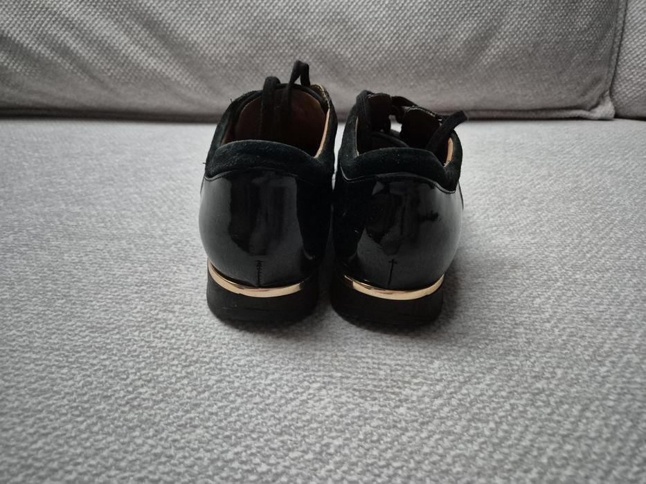 Kazar 39 Jordan czarne eleganckie sneakersy