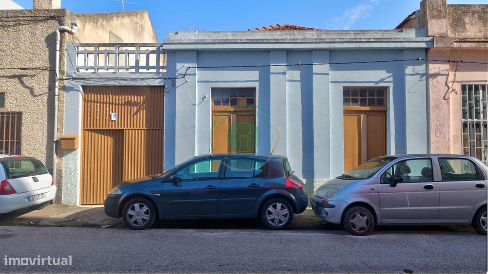 Moradia p/ Reabilitar com Terreno