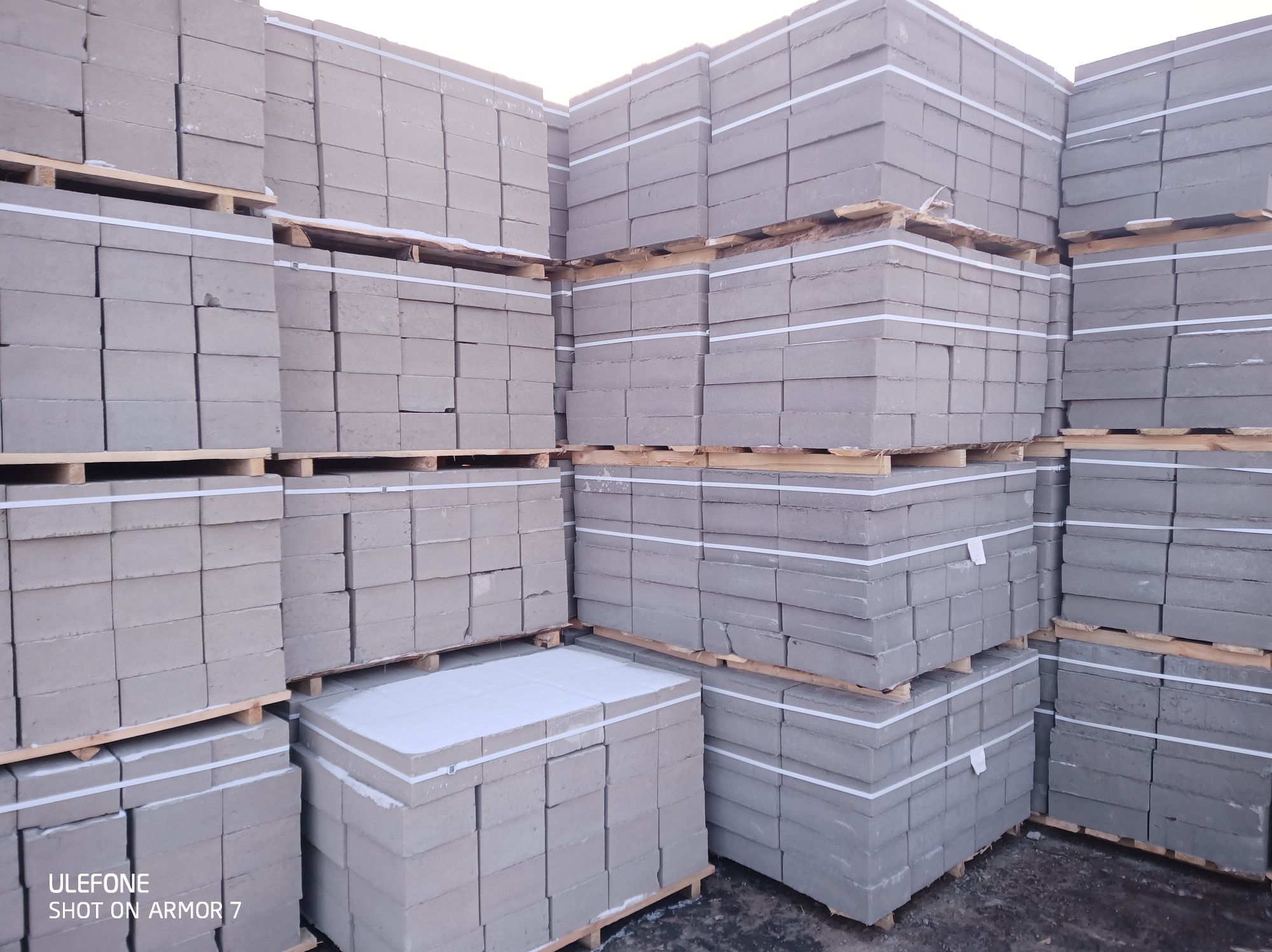 Bloczek betonowy fundamentowy 38cm 24cm 12 cm kanoldy pustak emka !!!