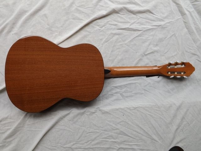 Guitarra clássica madeira maciça nova