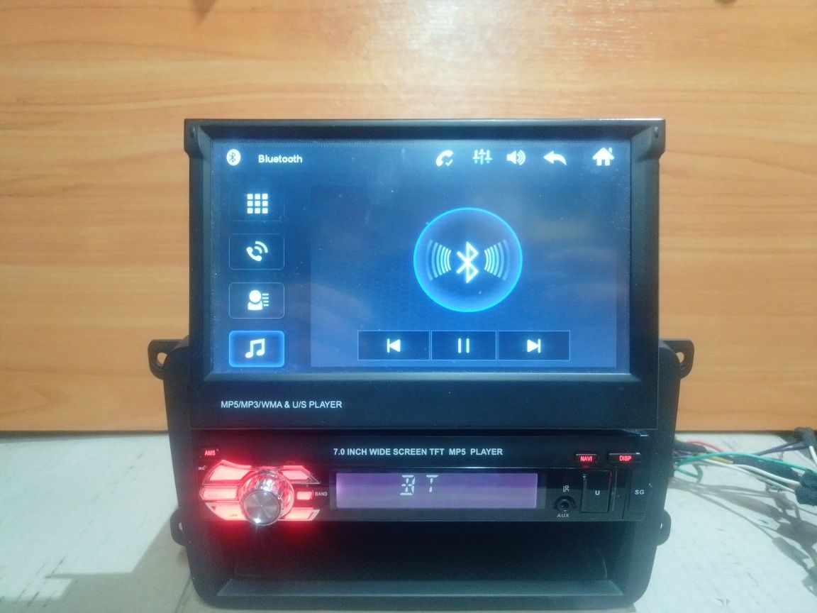 Автомагнітола з висувним екраном Bluetooth, USB,SD, AUX