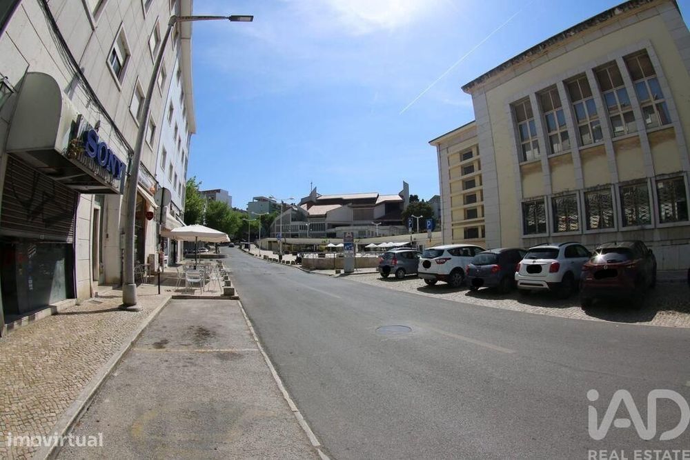 Loja / Estabelecimento Comercial em Almada, Cova da Piedade, Pragal e
