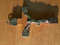 Krzyżyk z Chrystusem drewniany z metal. elemetami