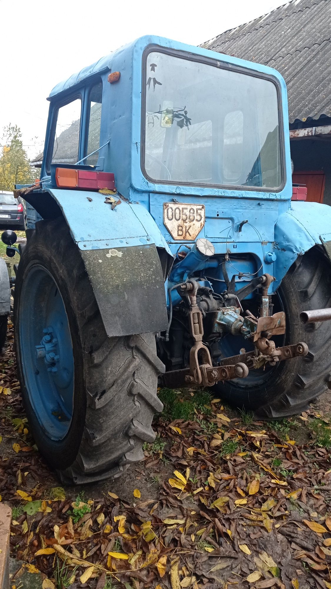 Трактор МТЗ-80 на повному ходу