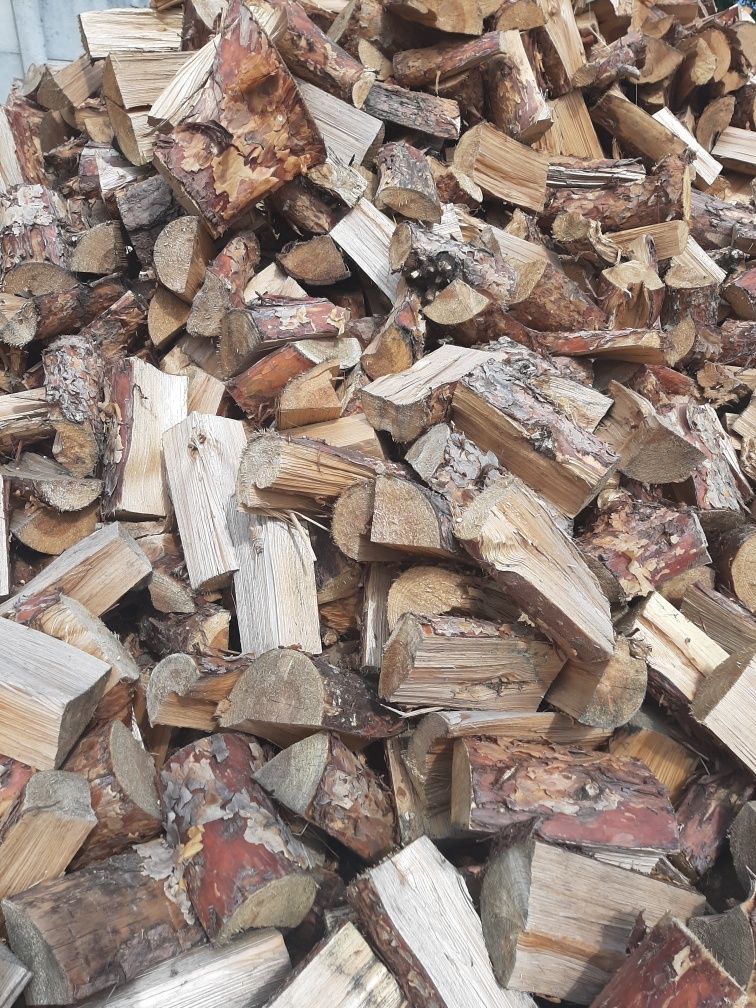 Drewno opałowe sosna pocięta kawałki