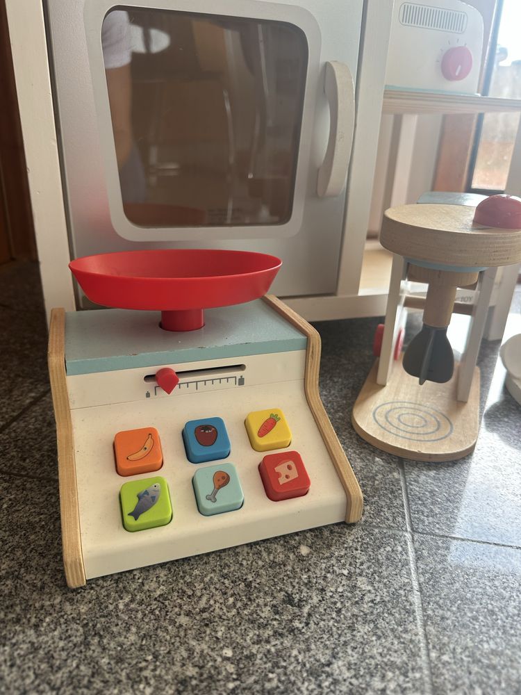 Cozinha em madeira crianca