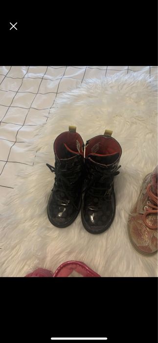 Botas menina tamanhos 25 e 27