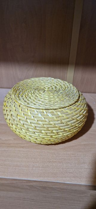Wiklinowe pudełko z pokrywką