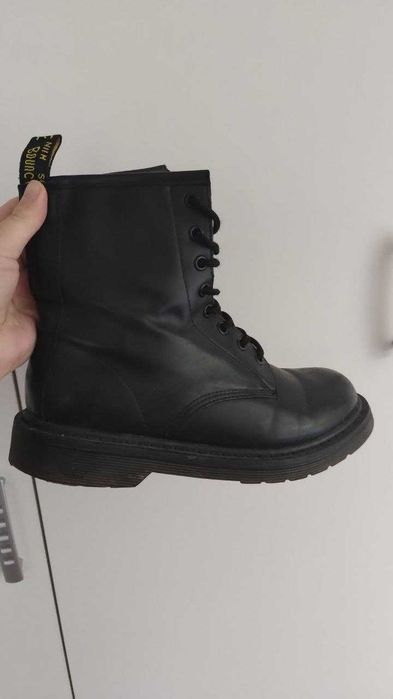 Продам чорні берці