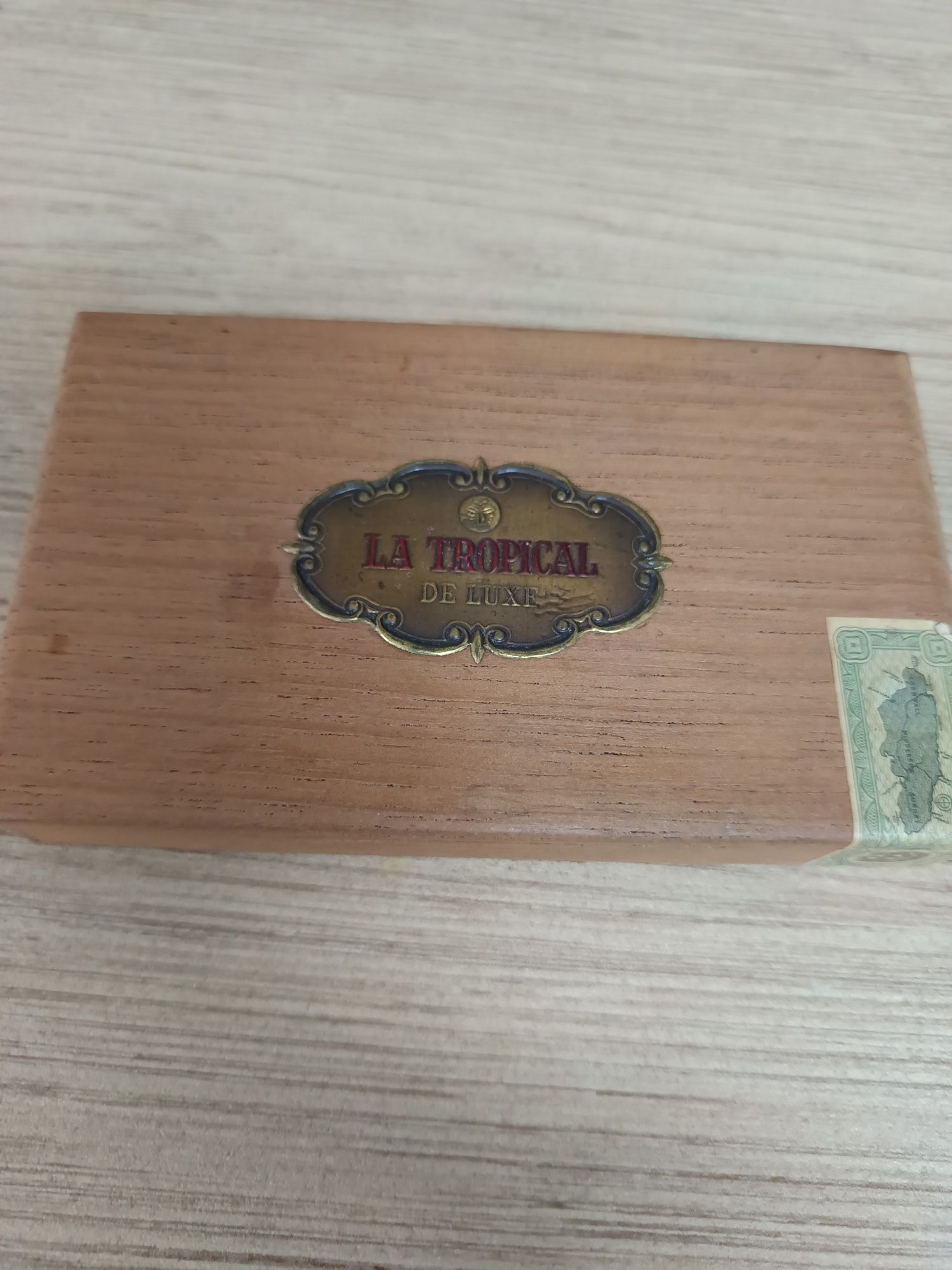 Caixa  vintage  "La Tropical de Luxe" de colecção em madeira